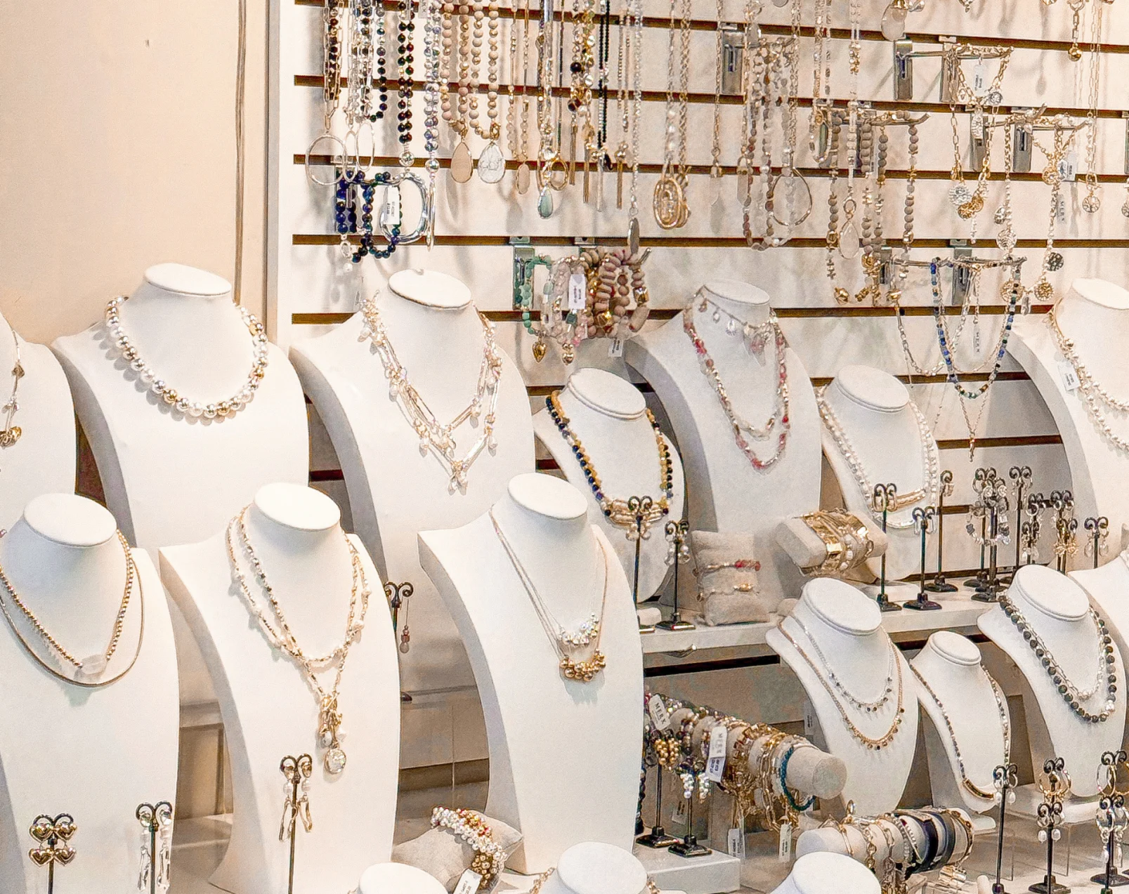 SHOWROOM